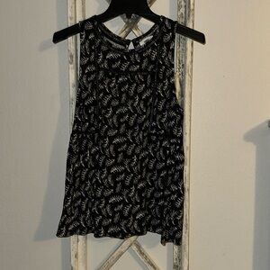 Women’s sleeveless top